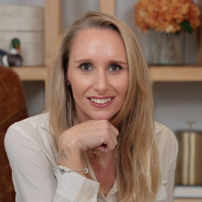 Niky Barker - <strong>Bio</strong>